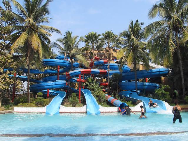 Vaibhav Water World - Daman - Connecting Traveller