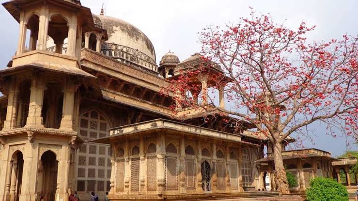 Tomb of Tansen - Gwalior - Connecting Traveller